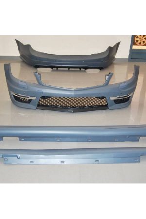 Kit estetico per Mercedes W204 Coupe 11-13 Look AMG