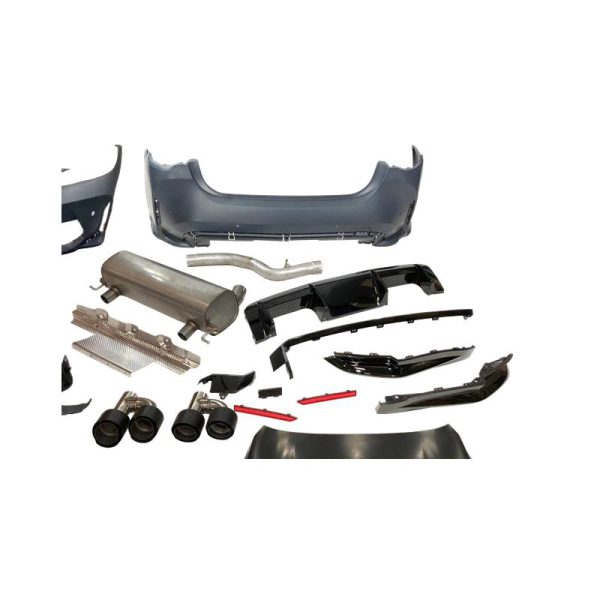 Kit estetico per BMW G22 / G23 Look M4